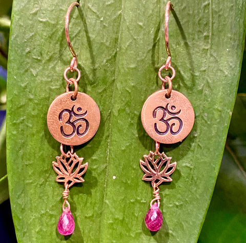 Yogi earrings with ruby drops in rose gold