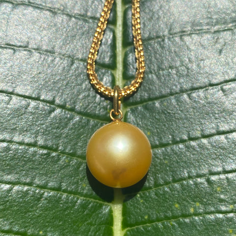 Golden 14mm south sea pearl pendant